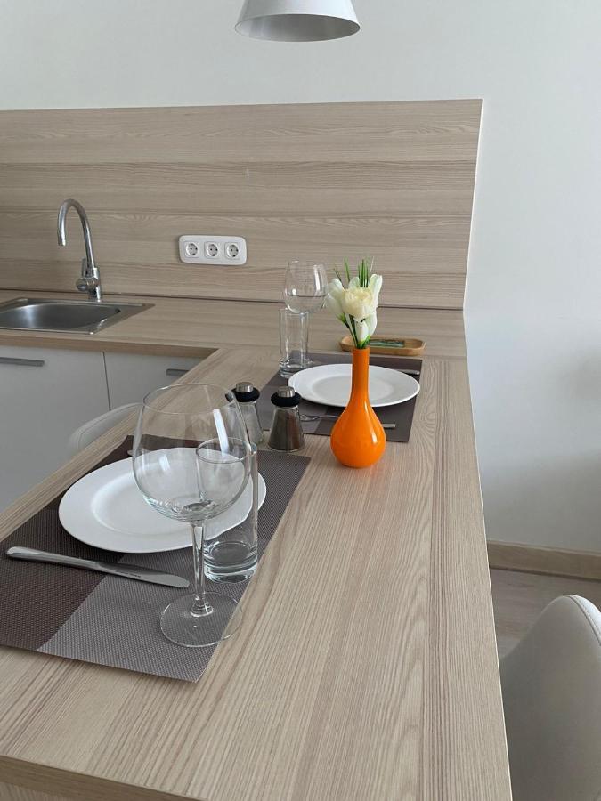 Apartment Yes *
