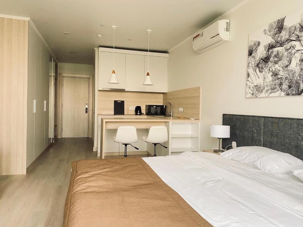 Apartment Yes *
